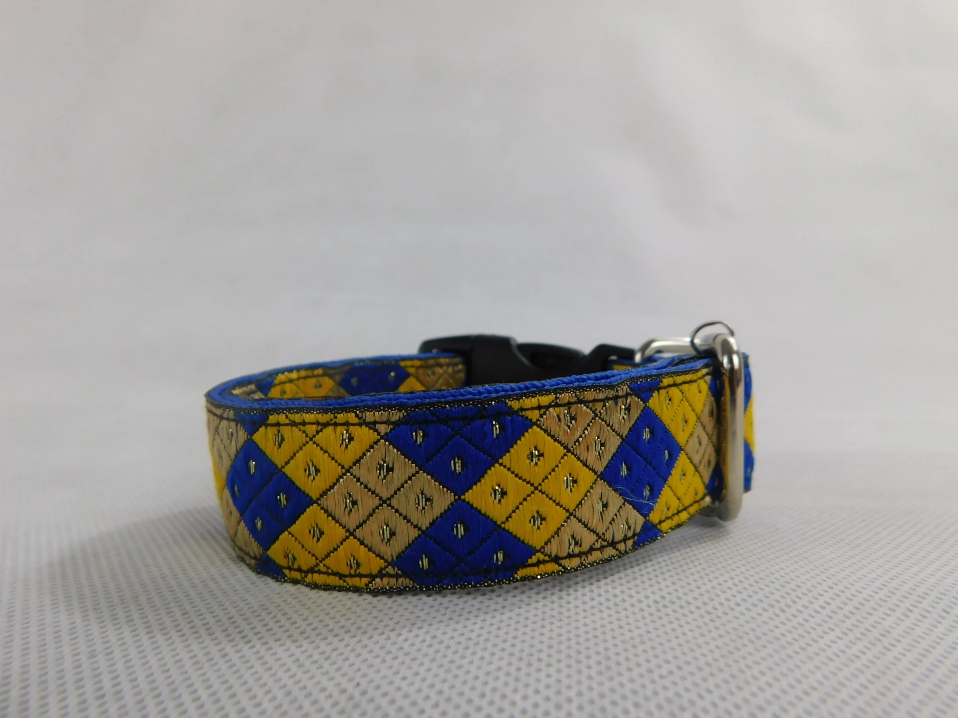 Collar de perro ajustable Aztec – Diseño Azul y Dorado M - Imagen 2